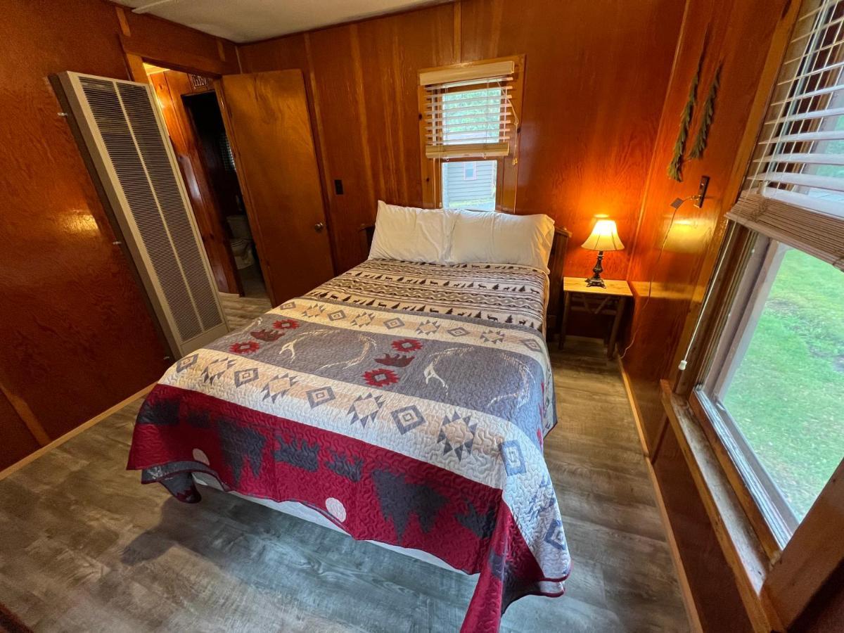 Hotel Adirondack Lake Cabins Indian Lake Exterior foto