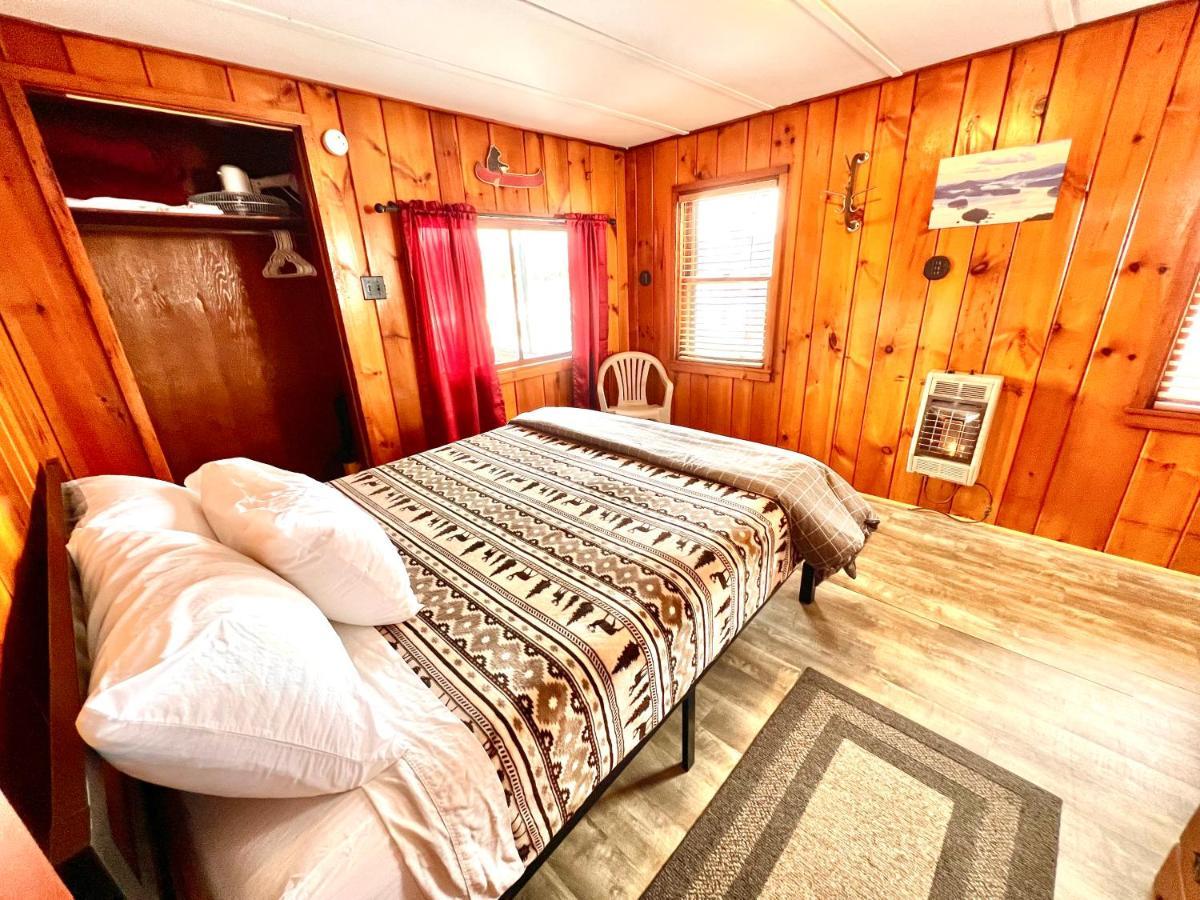 Hotel Adirondack Lake Cabins Indian Lake Exterior foto