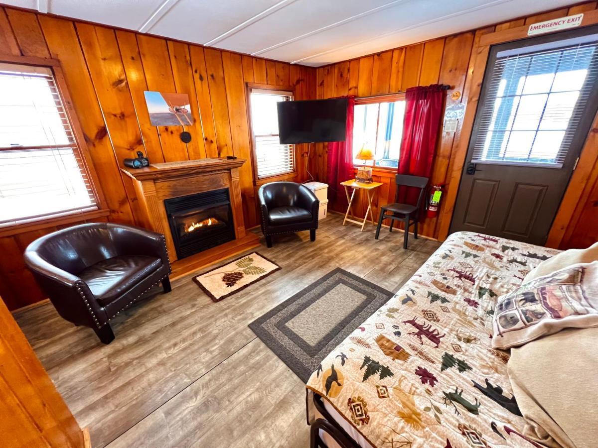 Hotel Adirondack Lake Cabins Indian Lake Exterior foto