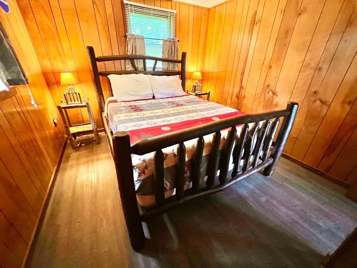 Hotel Adirondack Lake Cabins Indian Lake Exterior foto