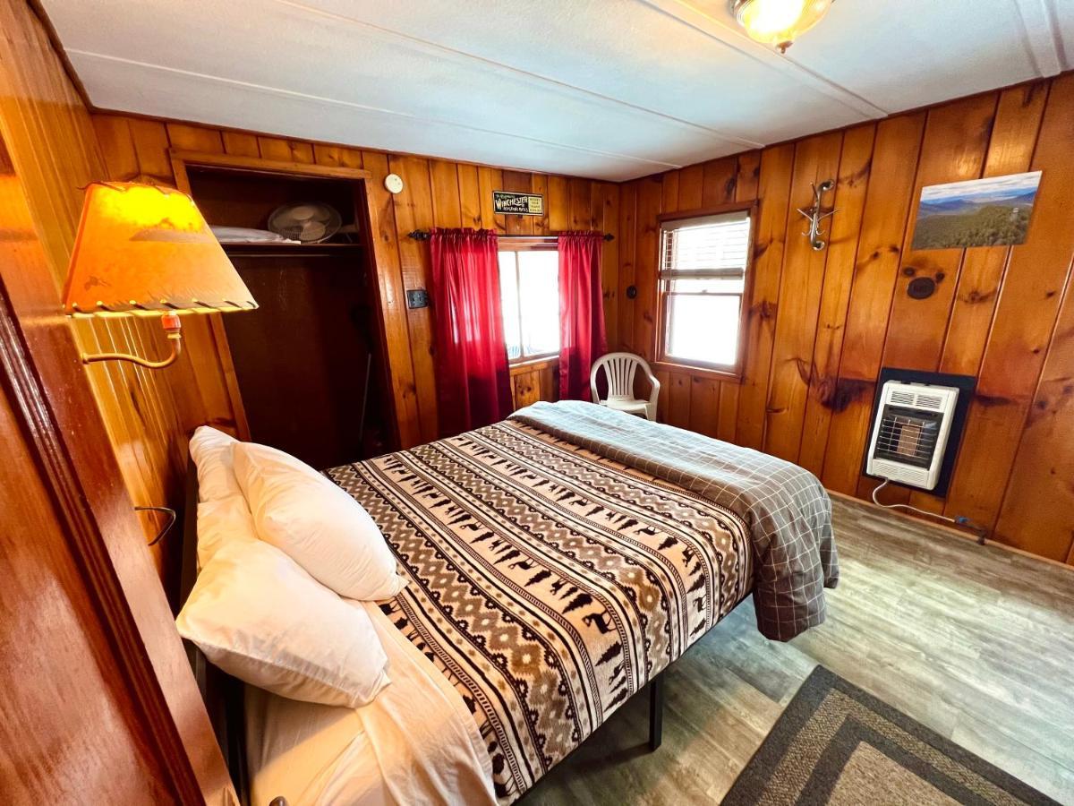 Hotel Adirondack Lake Cabins Indian Lake Exterior foto